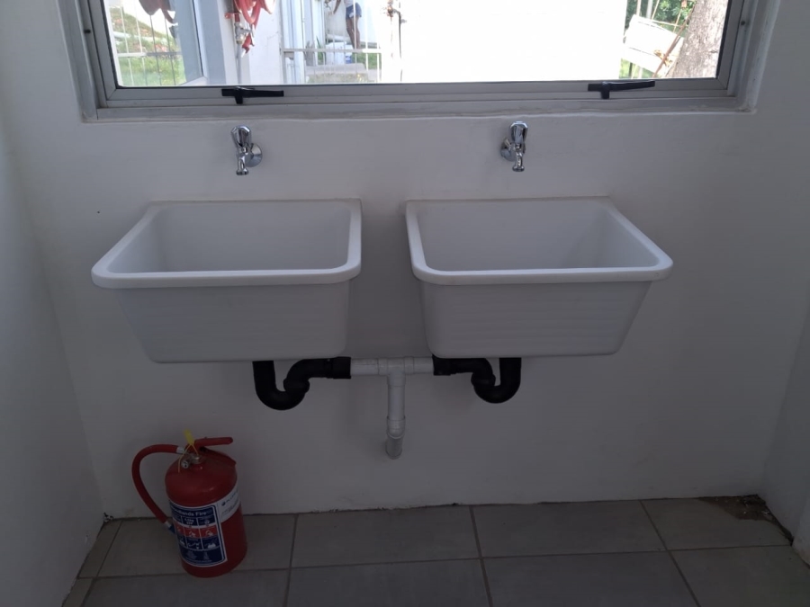 To Let 1 Bedroom Property for Rent in Quigney Eastern Cape